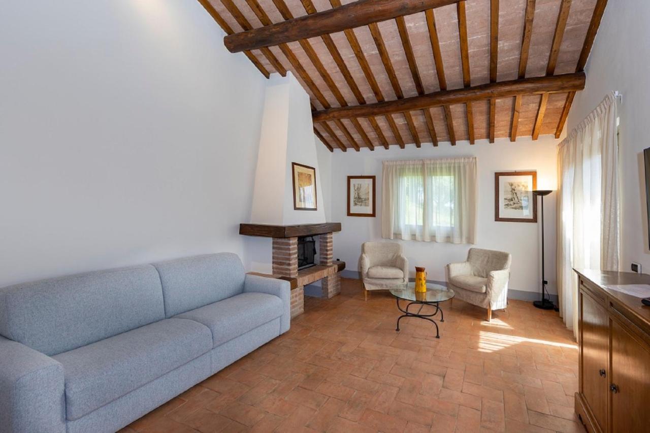 Agriturismo Podere L'Aione สคานซาโน ภายนอก รูปภาพ