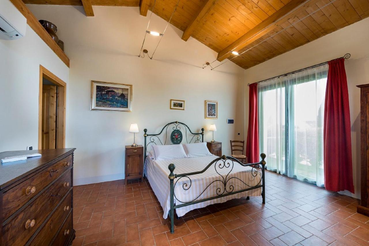 Agriturismo Podere L'Aione สคานซาโน ภายนอก รูปภาพ